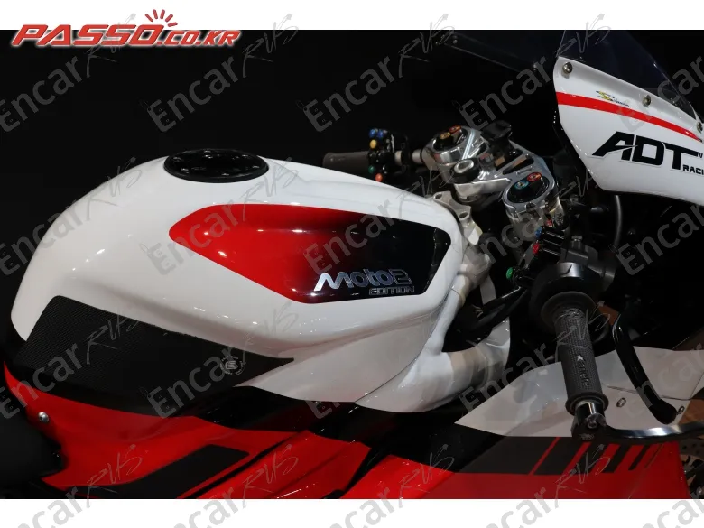 Triumph Street Triple Rs - фото 3