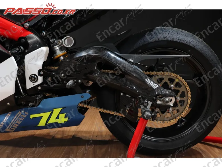 Triumph Street Triple Rs - фото 4