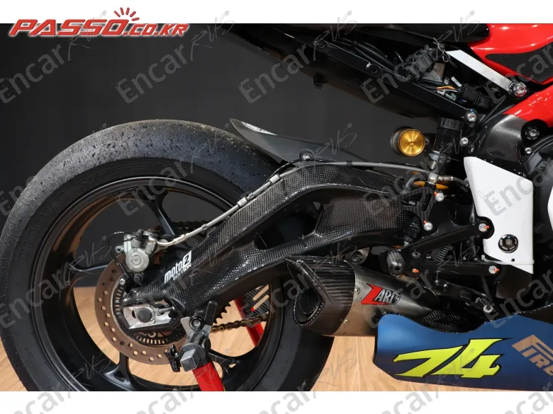Triumph Street Triple Rs - фото 6