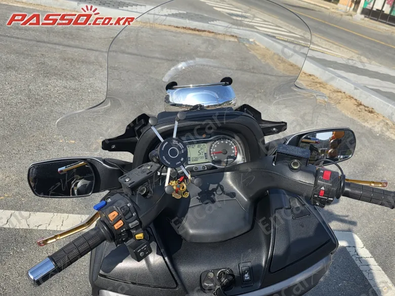 Suzuki Burgman 650 Executive - фото 3