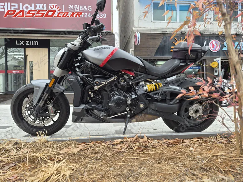 Ducati X Diavel Black Star - фото 1