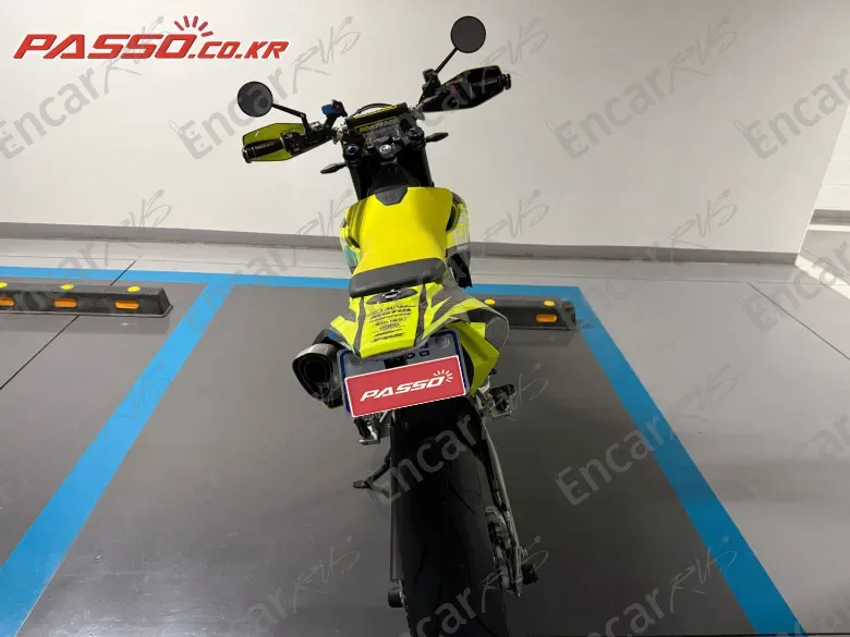Husqvarna 701 Supermoto - фото 2
