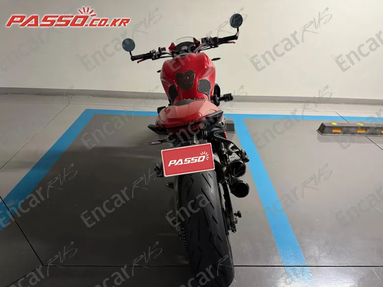 Ducati Monster 821 - фото 2