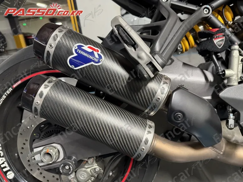 Ducati Monster 821 - фото 6