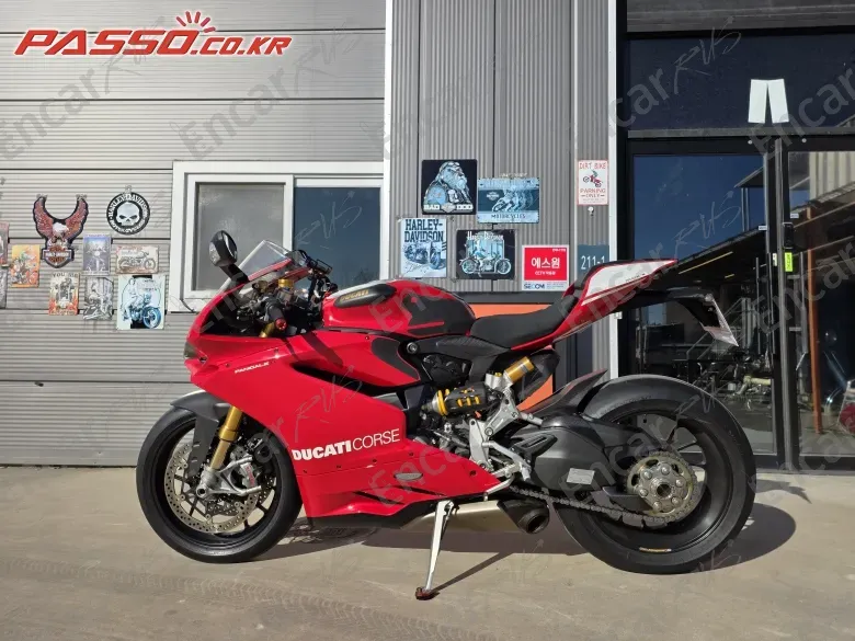 DUCATI 1199 PANIGALE R - фото 1