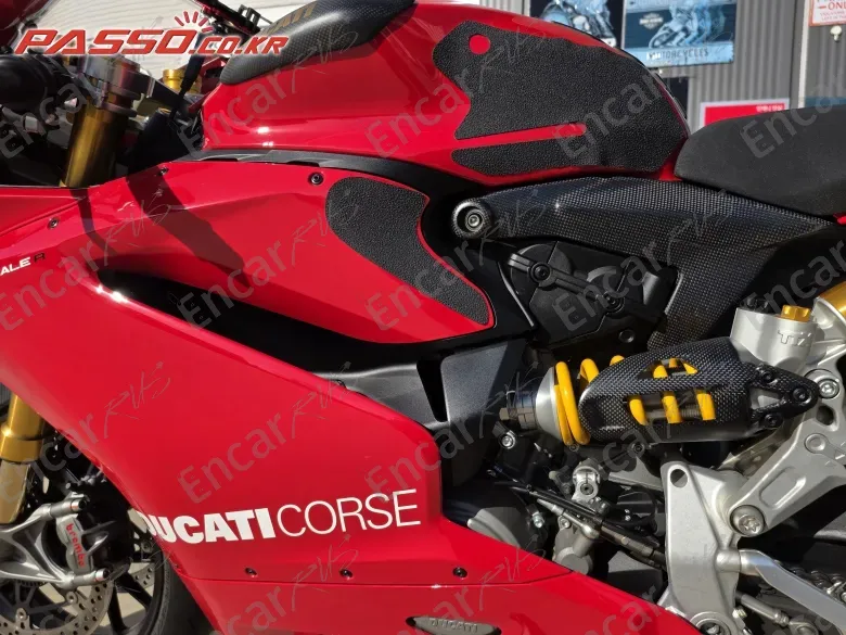 DUCATI 1199 PANIGALE R - фото 4
