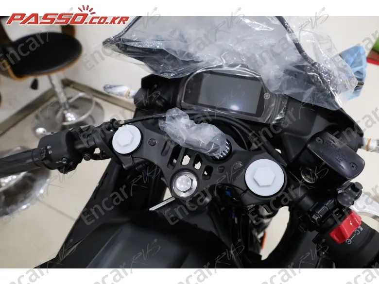 YAMAHA YZF R3 - фото 3