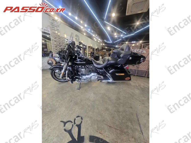 Harley-Davidson Flhtk Electra Glide Ultra Limited - фото 1