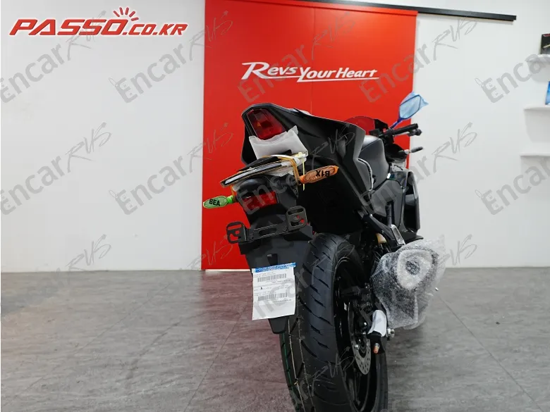YAMAHA YZF R3 - фото 2