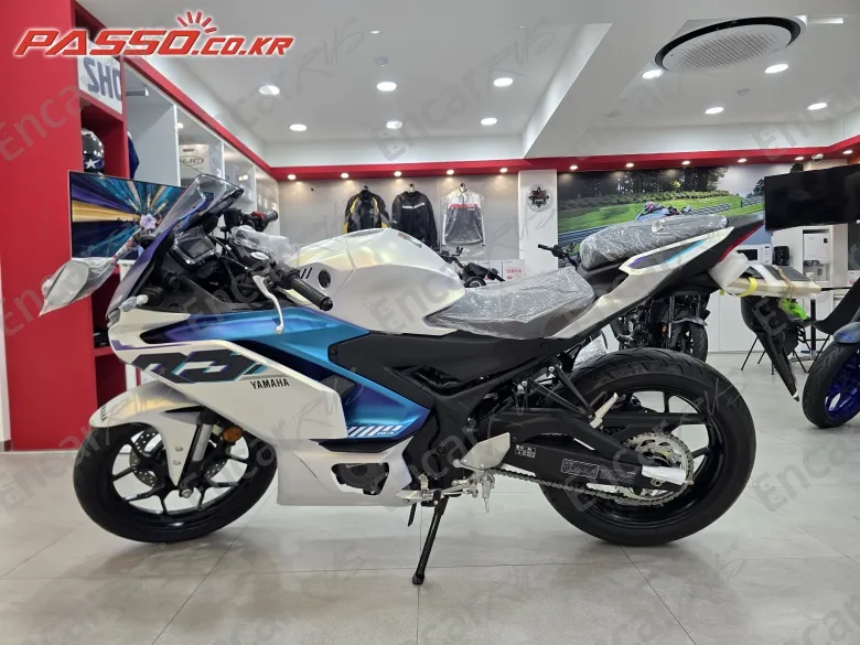 YAMAHA YZF R3 - фото 1