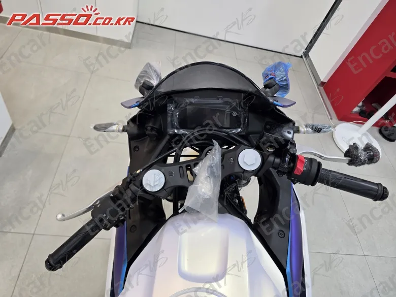 YAMAHA YZF R3 - фото 3