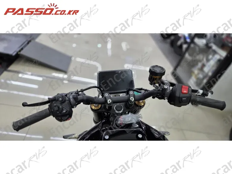 Yamaha Xsr 900 - фото 3