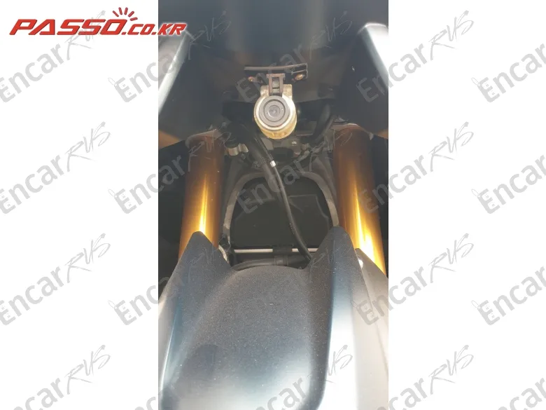 YAMAHA T MAX 560 - фото 5