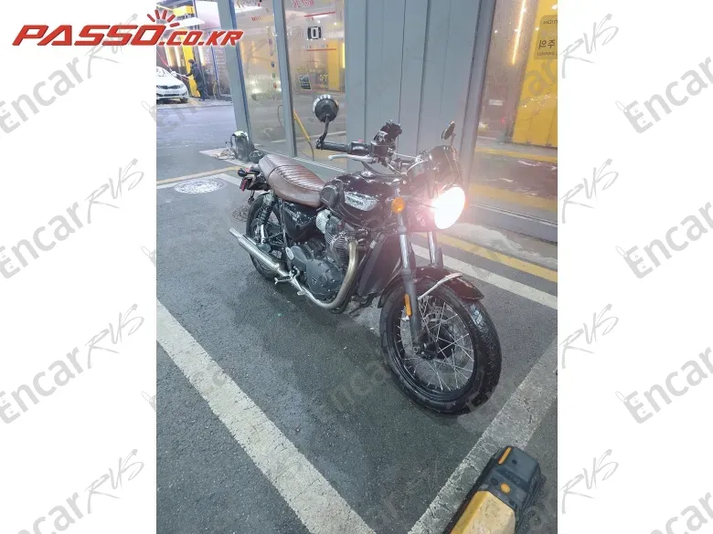 Triumph Bonneville T100 - фото 1