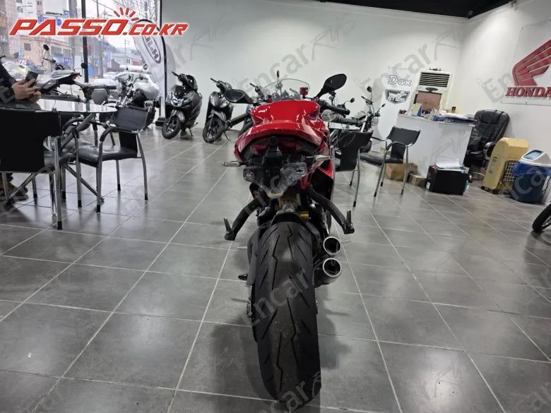 Ducati Supersport 950 S - фото 2