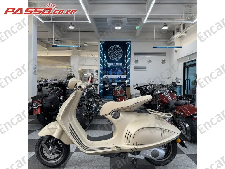 Vespa 946 Dragon - фото 1