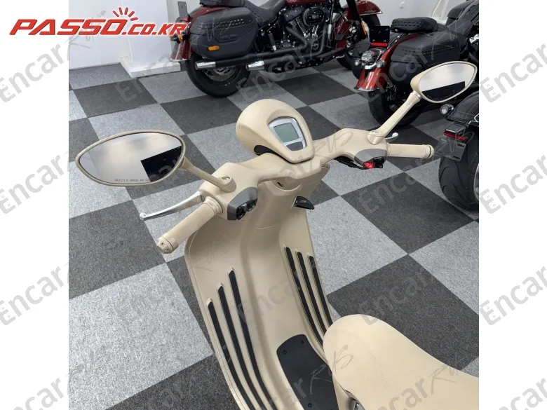 Vespa 946 Dragon - фото 3