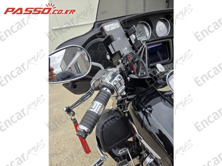 Harley-Davidson Flhtcutg Tri Glide Ultra Classic - фото 3
