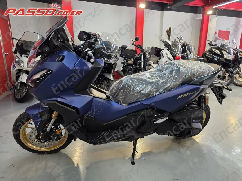 Honda Adv 350 - фото 1
