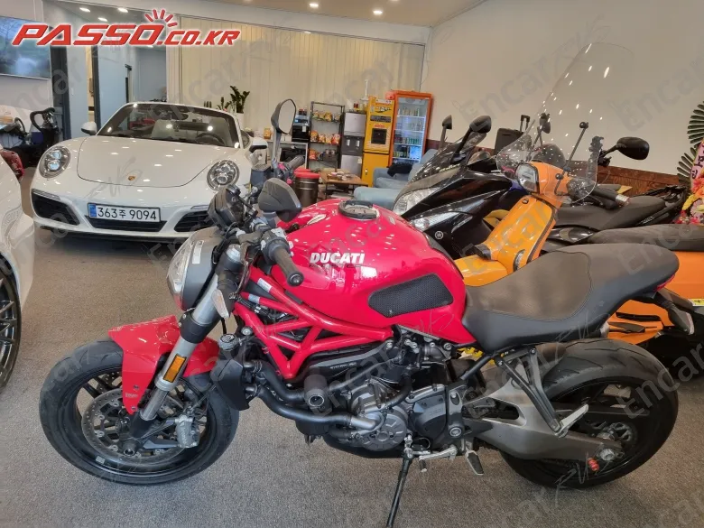Ducati Monster 821 - фото 0
