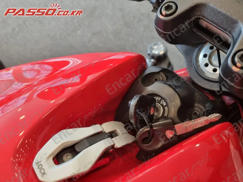 Ducati Monster 821 - фото 3