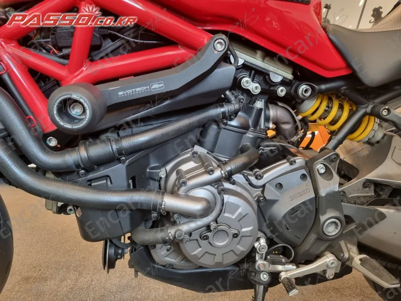 Ducati Monster 821 - фото 4