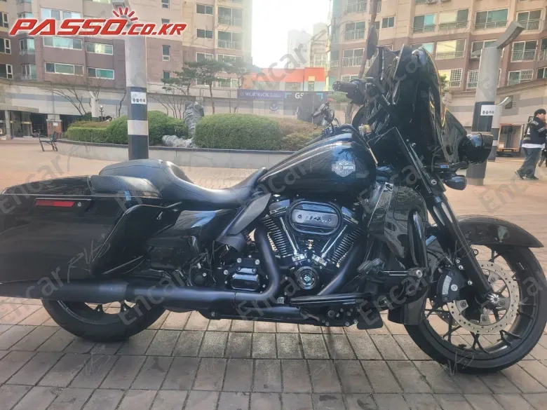 HARLEY-DAVIDSON FLHXS STREET GLIDE SPECIAL - фото 0
