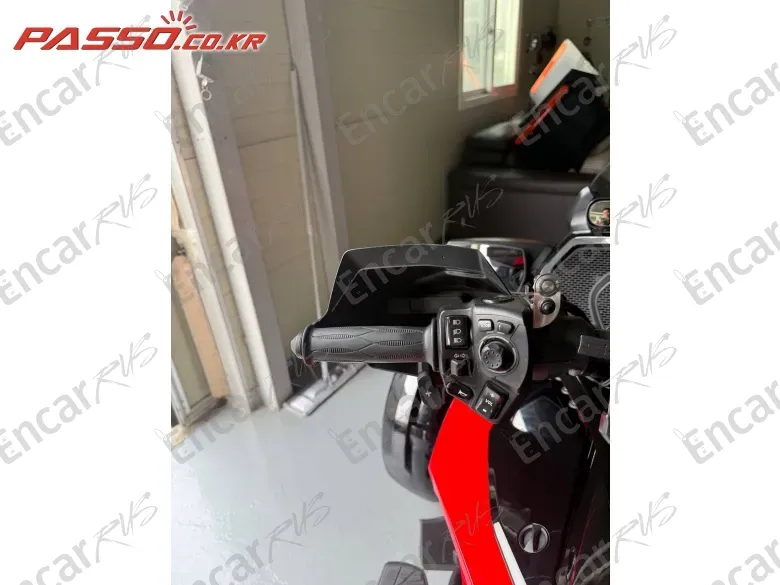 Brp Can-Am Spyder F3 Limited - фото 5