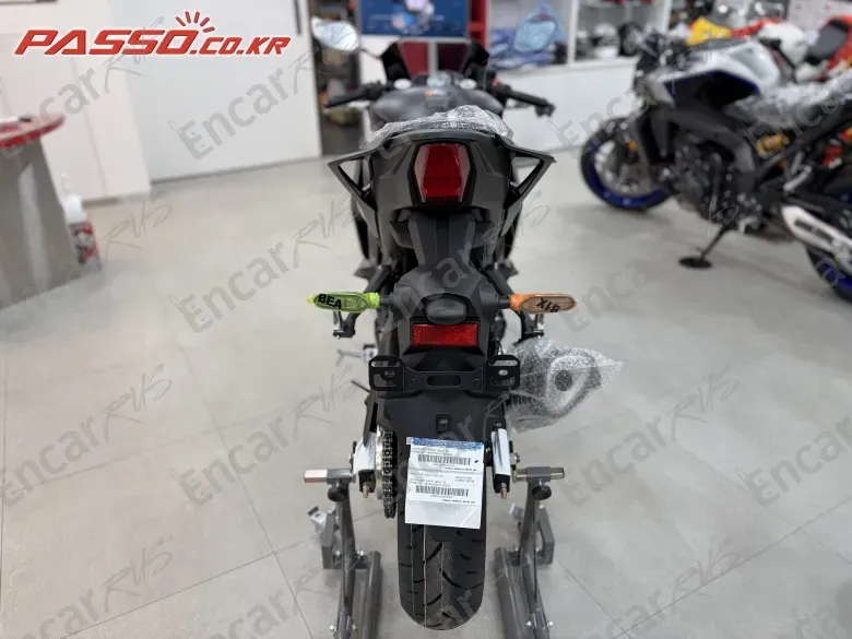 YAMAHA YZF R3 - фото 2