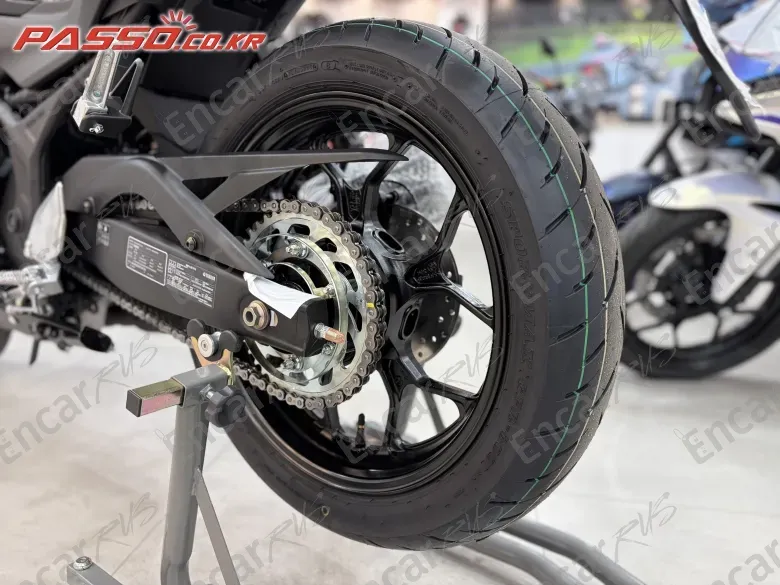YAMAHA YZF R3 - фото 5