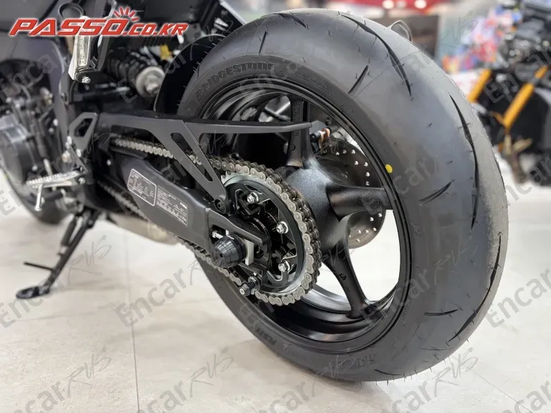 YAMAHA YZF R9 - фото 5