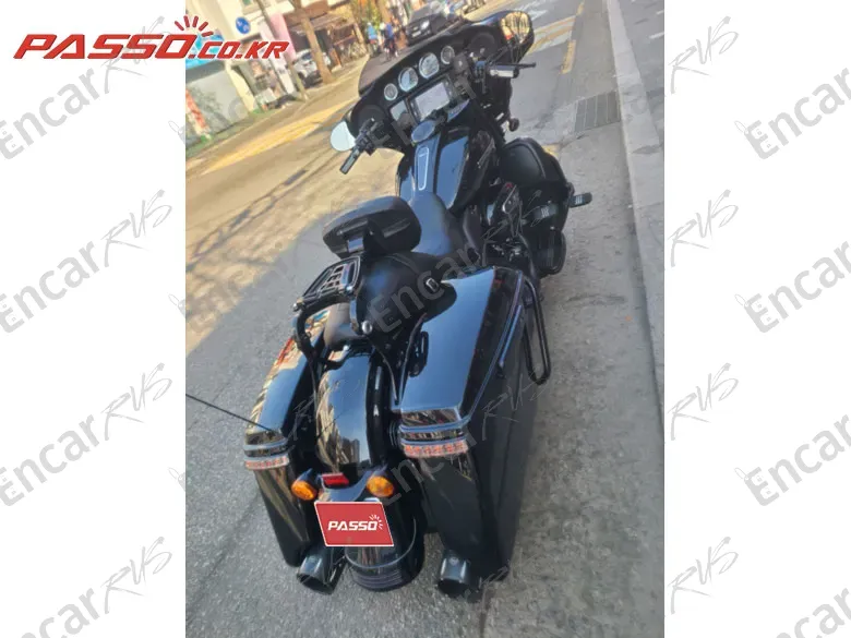 HARLEY-DAVIDSON FLHXS STREET GLIDE SPECIAL - фото 2