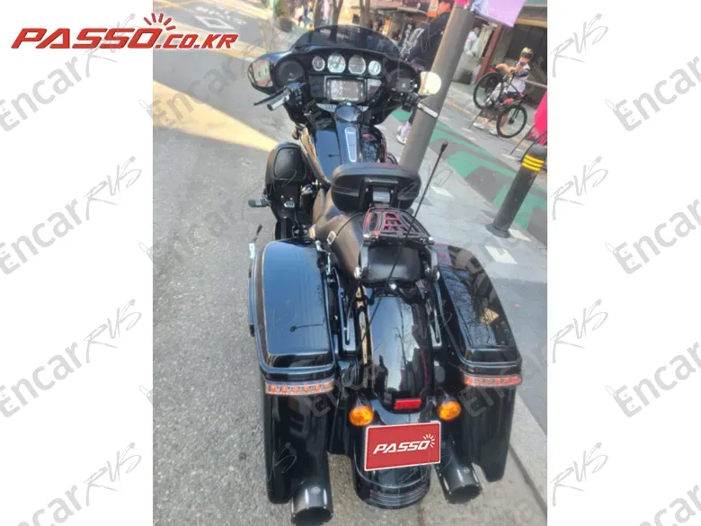 HARLEY-DAVIDSON FLHXS STREET GLIDE SPECIAL - фото 3