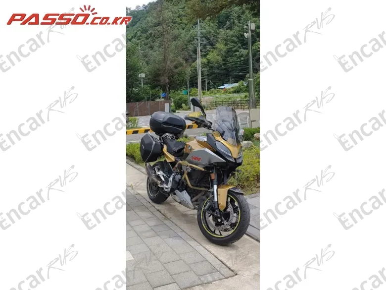BMW F 900 XR - фото 1