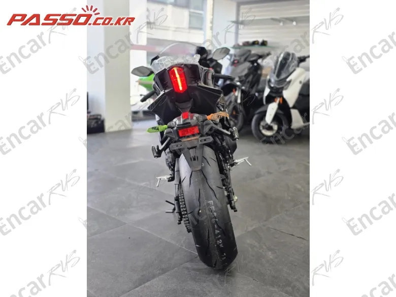 YAMAHA YZF R9 - фото 2