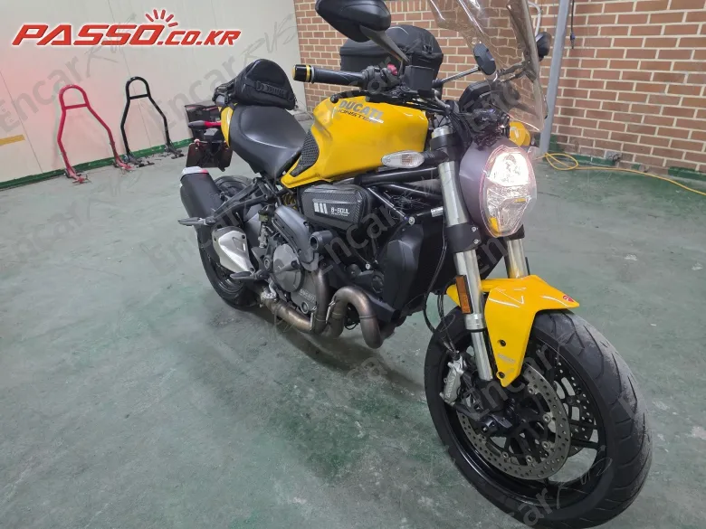 Ducati Monster 821 - фото 5