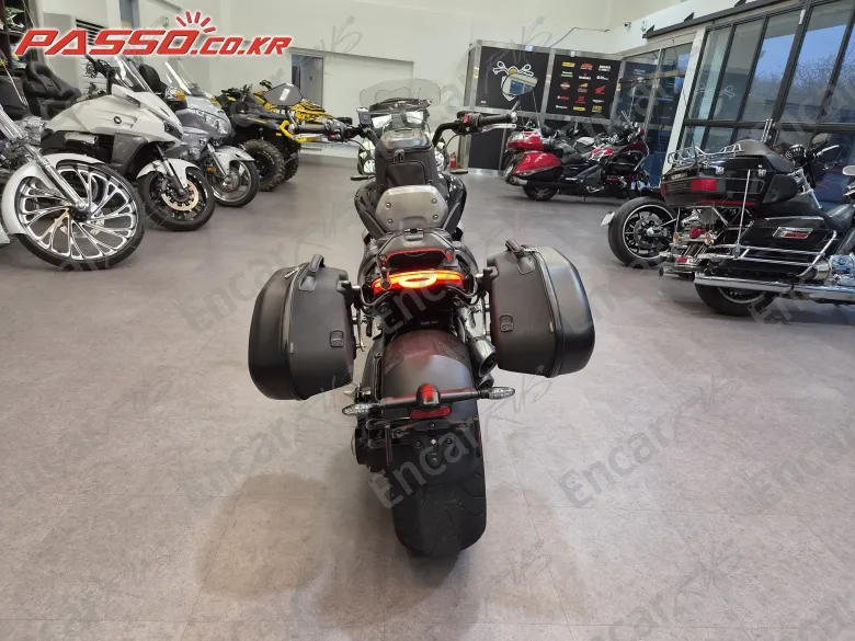 Triumph Rocket Ⅲ Gt - фото 5