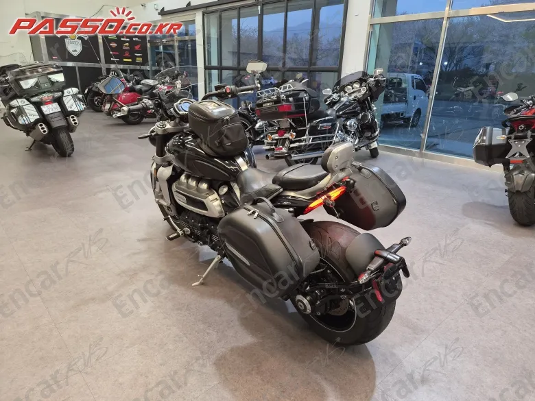 Triumph Rocket Ⅲ Gt - фото 6
