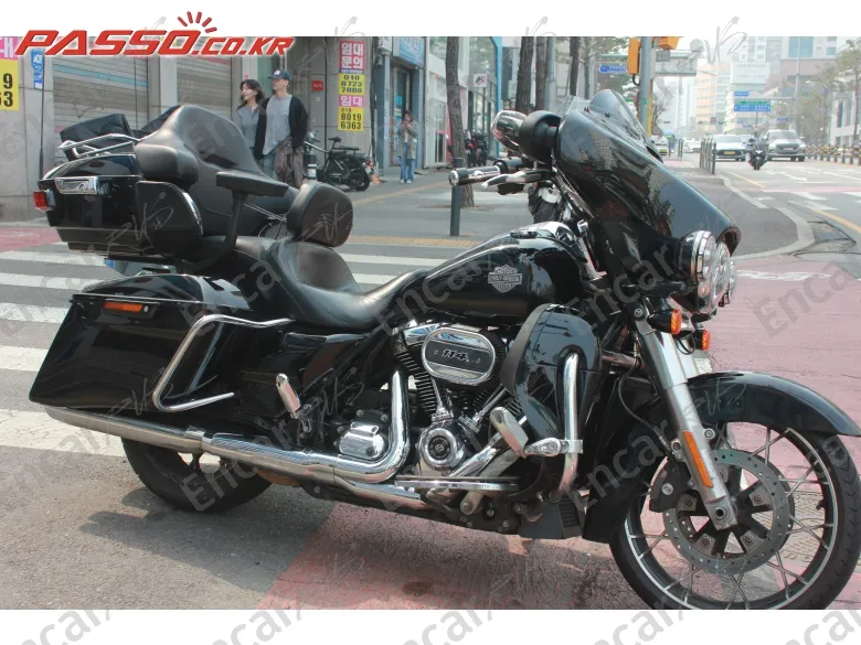 HARLEY-DAVIDSON FLHX - фото 0