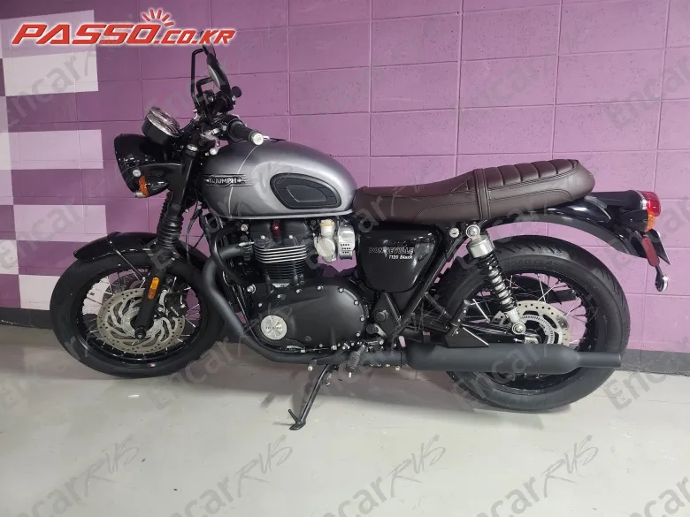 Triumph Bonneville T120 Black - фото 1