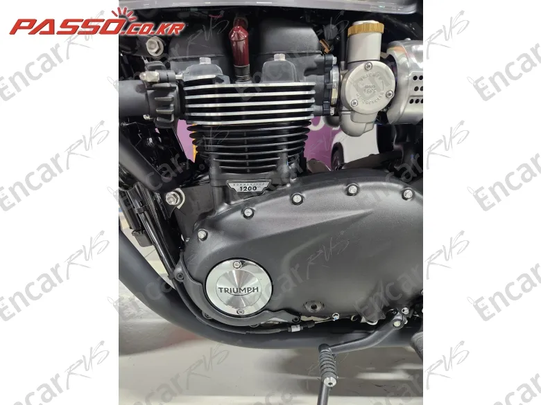 Triumph Bonneville T120 Black - фото 4