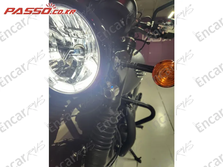 Triumph Bonneville T120 Black - фото 6