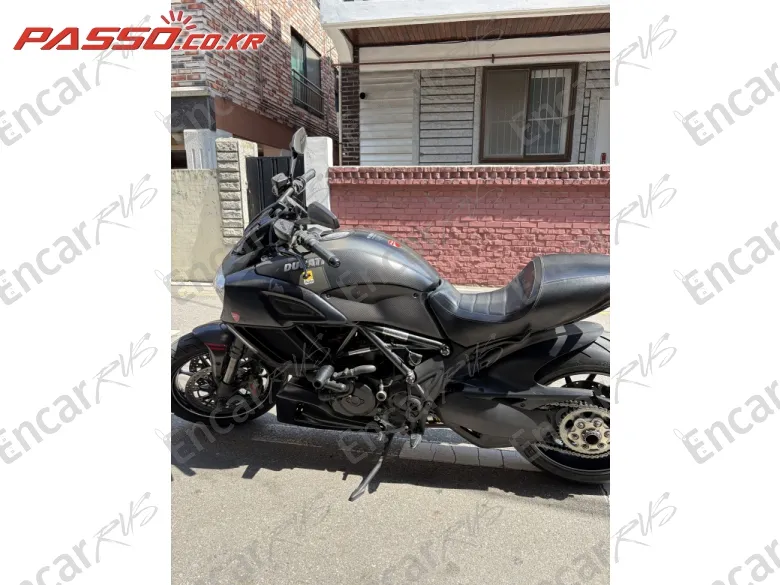 Ducati Diavel Carbon - фото 1