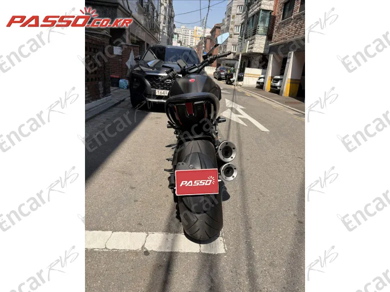 Ducati Diavel Carbon - фото 2