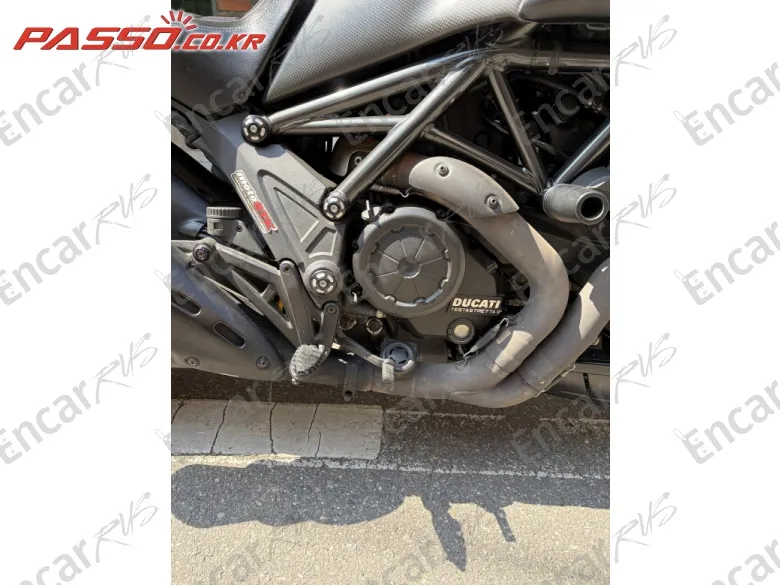 Ducati Diavel Carbon - фото 4