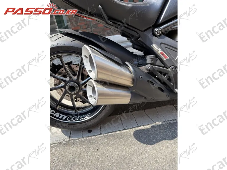 Ducati Diavel Carbon - фото 6