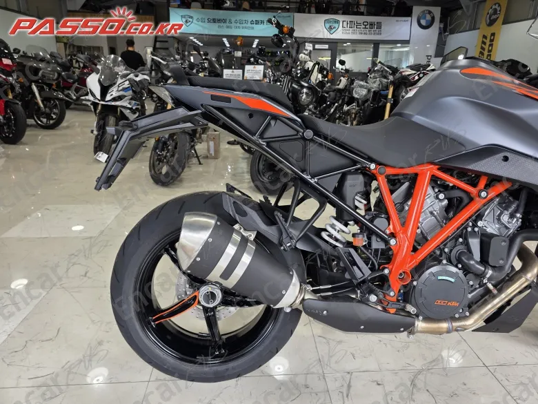 Ktm 1290 Super Duke Gt - фото 6