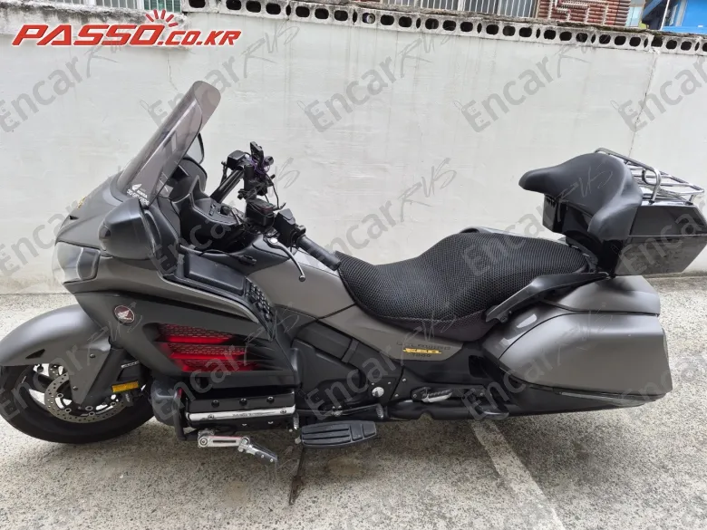 Honda Goldwing F6b - фото 1