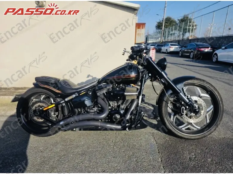 Harley-Davidson Cvo Breakout - фото 0