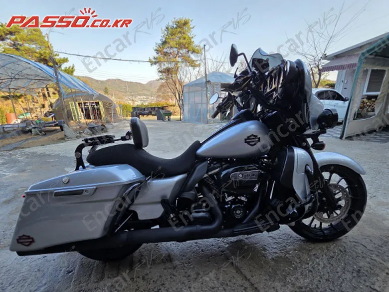HARLEY-DAVIDSON FLHXS STREET GLIDE SPECIAL - фото 0